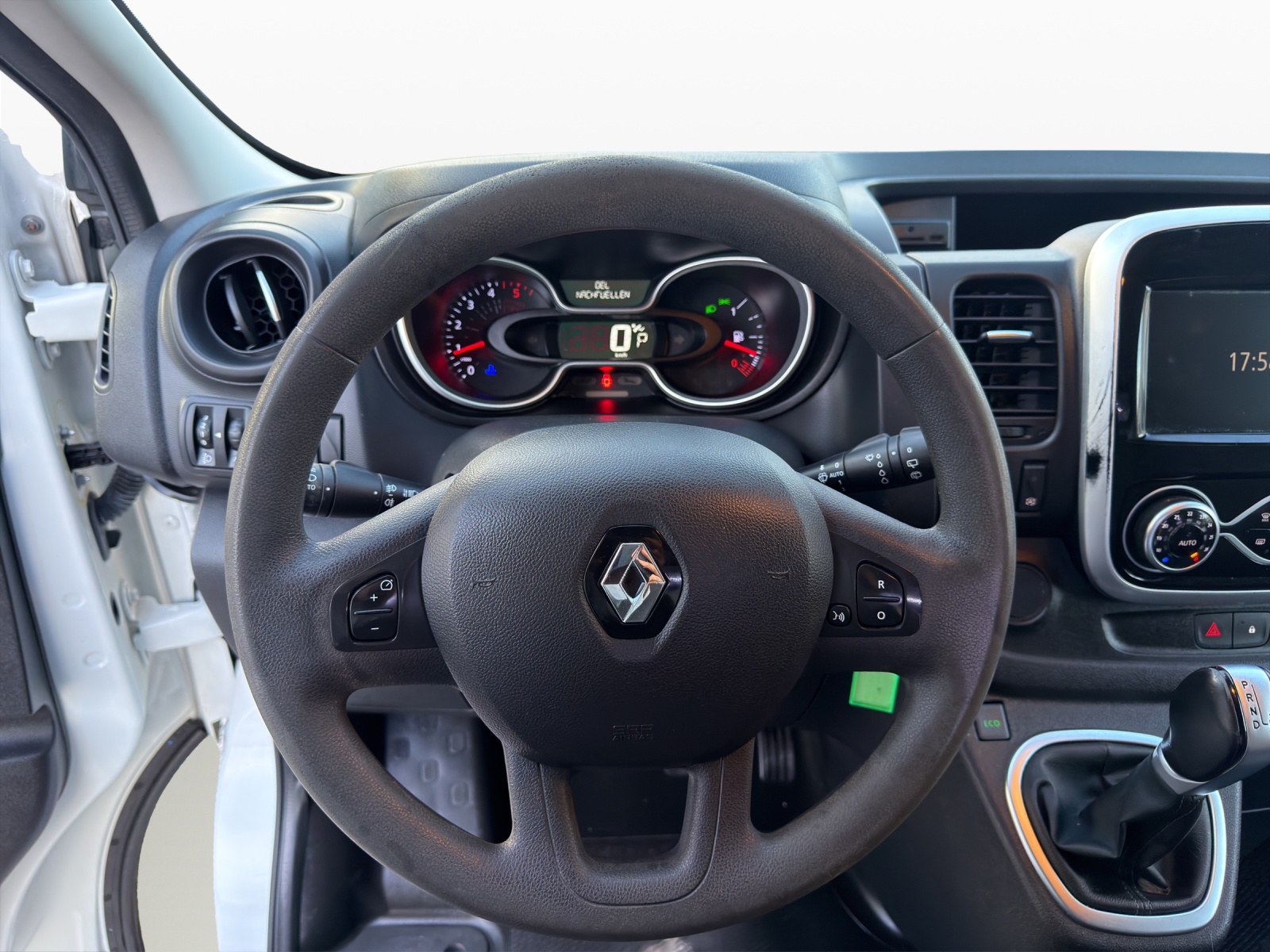 RENAULT Trafic 2.0 ENERGY dCi170 EDC 3.0t Business L2H1 A-image-10