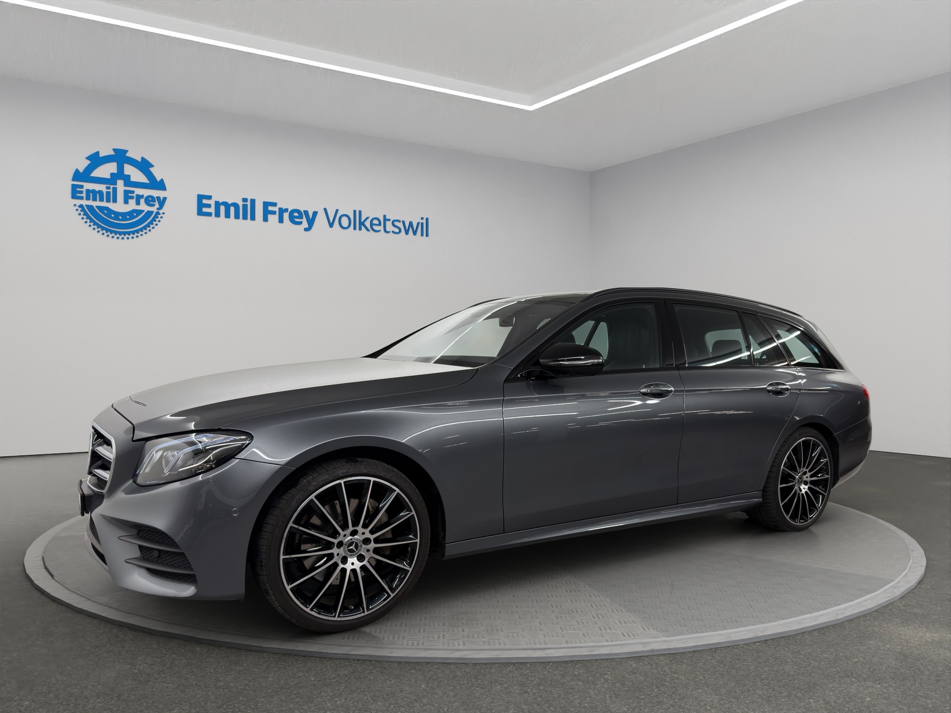 MERCEDES-BENZ E-Klasse Kombi E 200 AMG Line 4matic-image-0