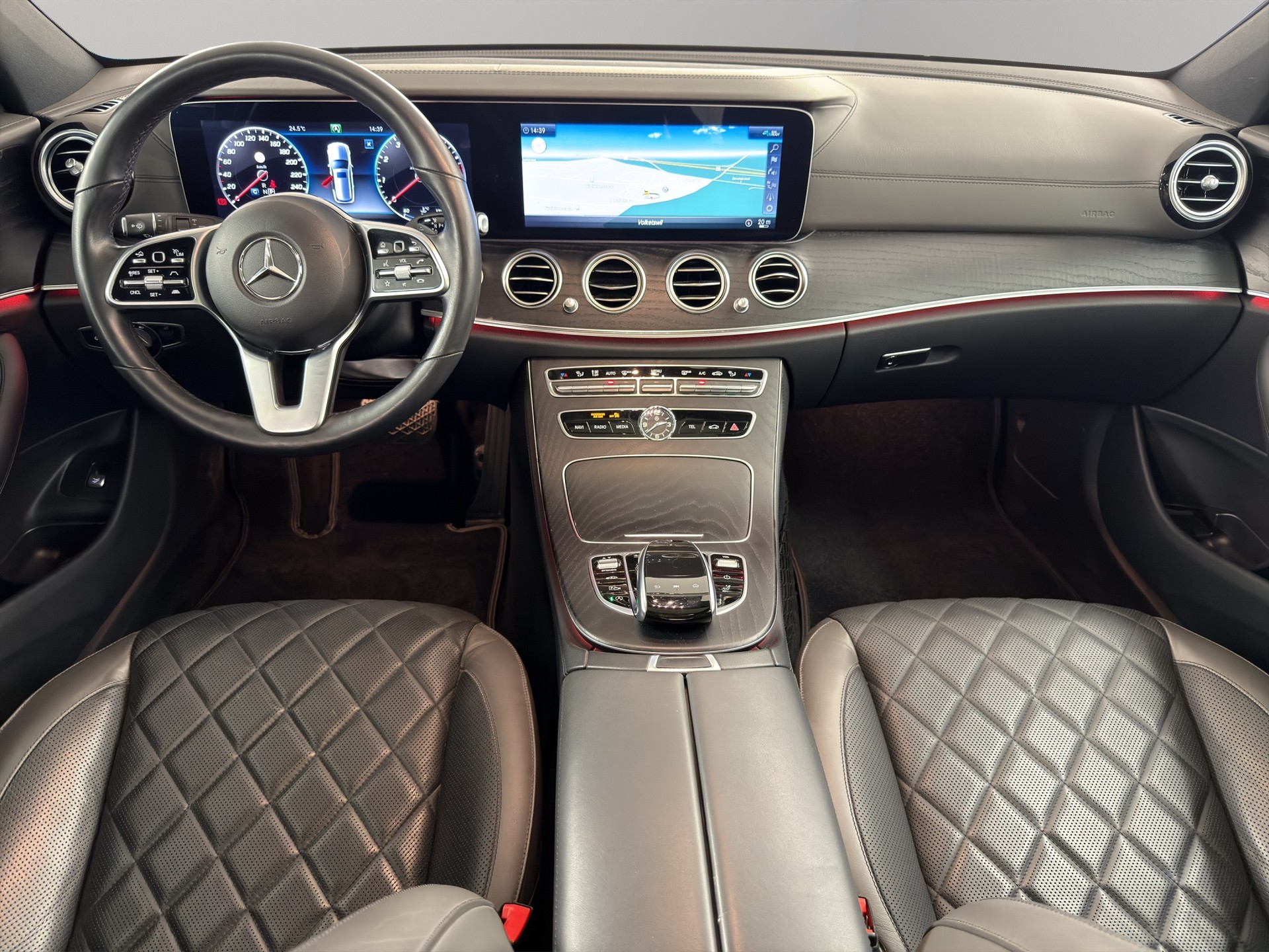 MERCEDES-BENZ E-Klasse Kombi E 200 AMG Line 4matic-image-10