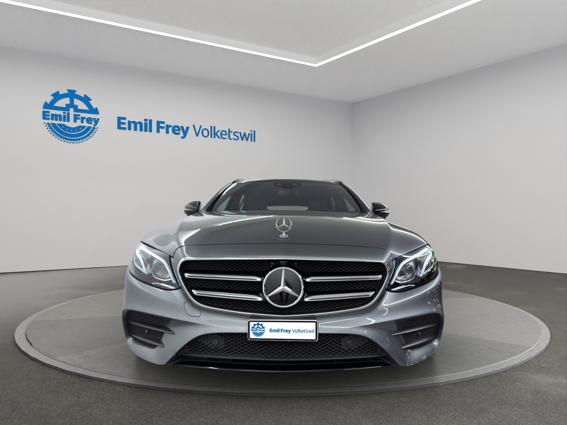 MERCEDES-BENZ E-Klasse Kombi E 200 AMG Line 4matic-image-4