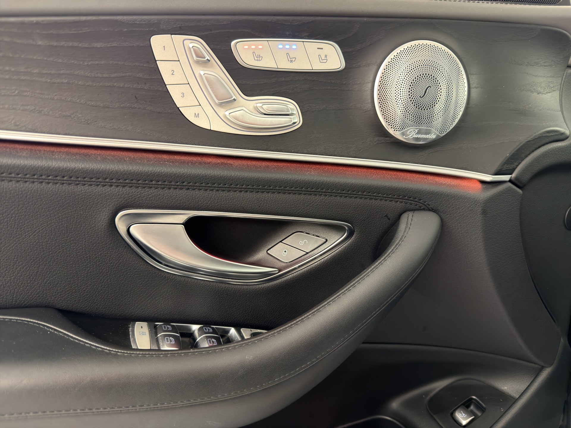 MERCEDES-BENZ E-Klasse Kombi E 200 AMG Line 4matic-image-14