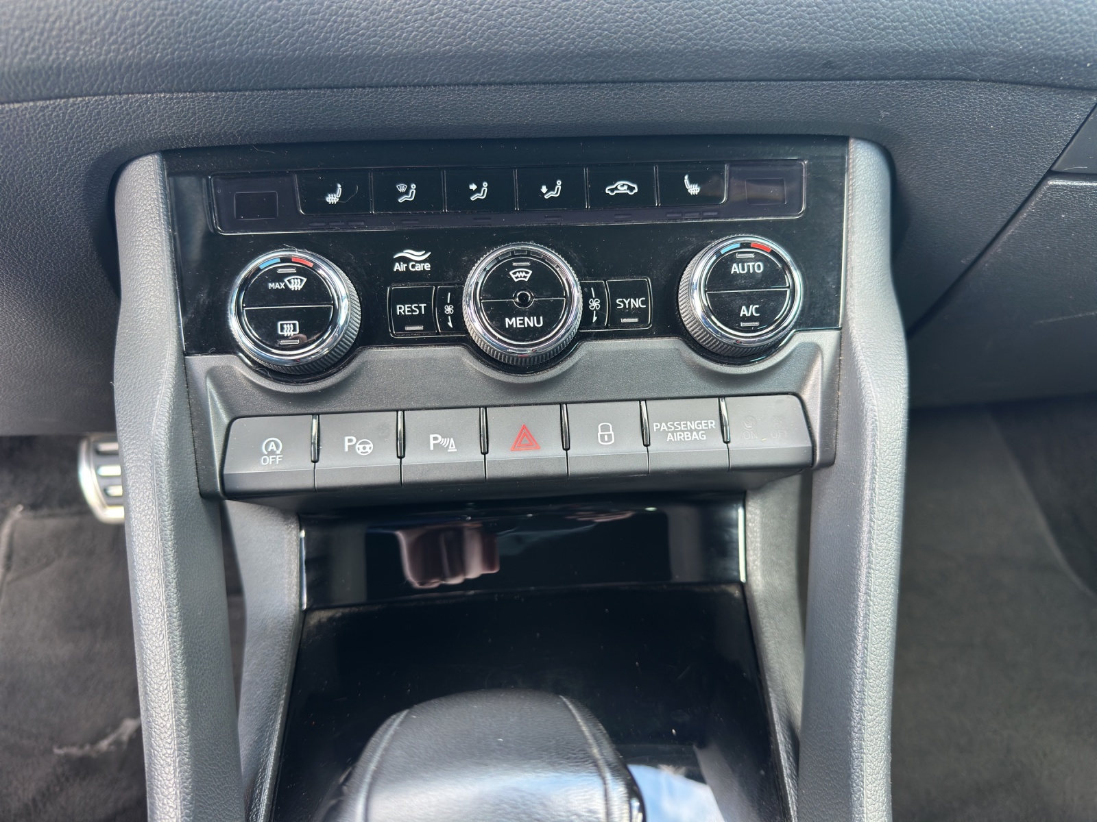SKODA Kodiaq 2.0 TSI 4x4 RS-image-12