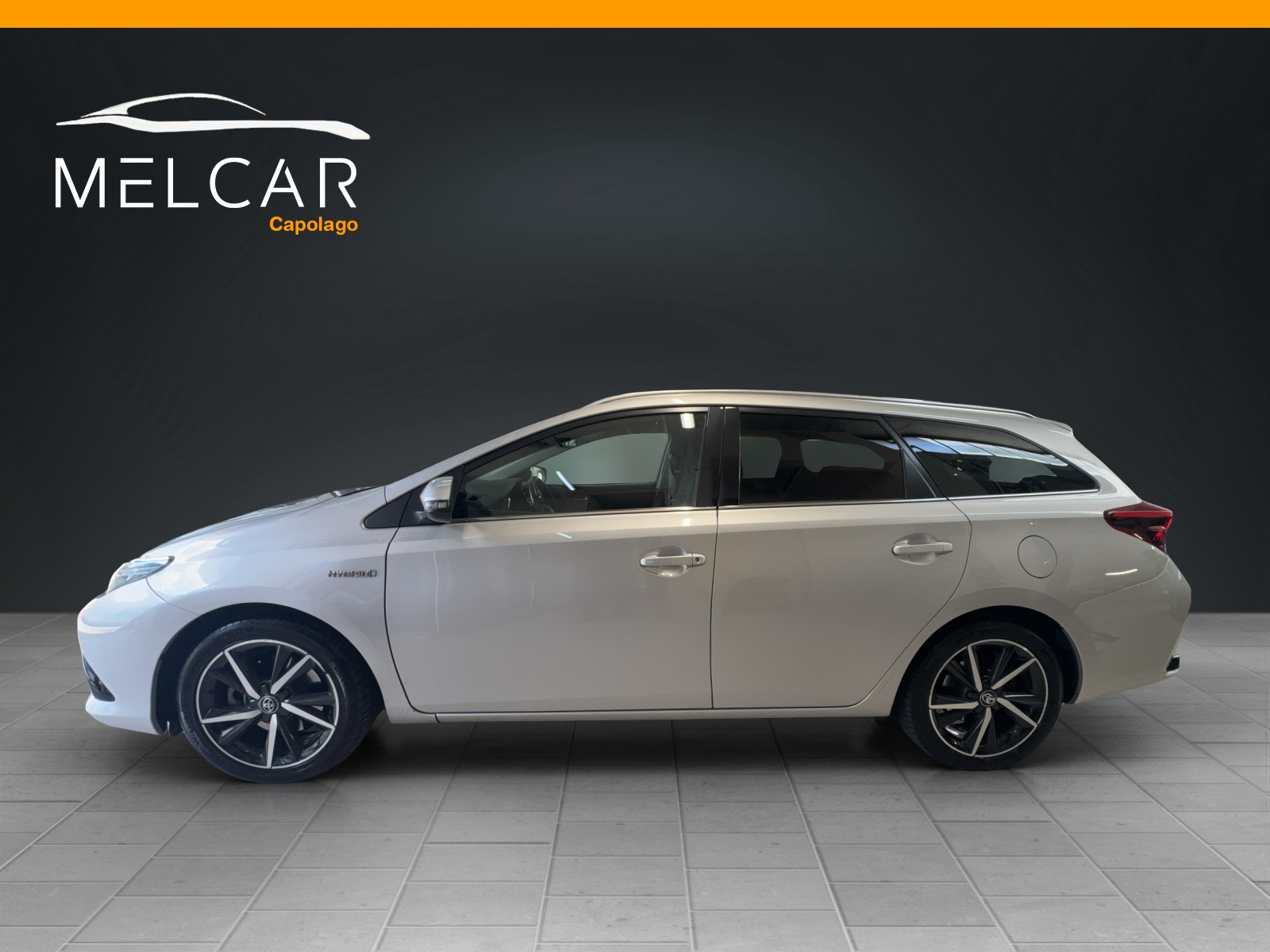 TOYOTA Auris Touring Sports 1.8 HSD Trend e-CVT-image-5