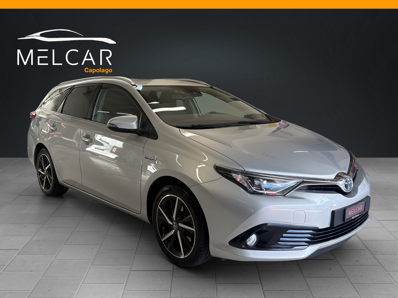 TOYOTA Auris Touring Sports 1.8 HSD Trend e-CVT-image-2