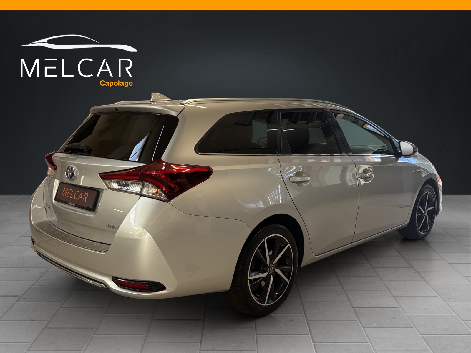 TOYOTA Auris Touring Sports 1.8 HSD Trend e-CVT-image-9