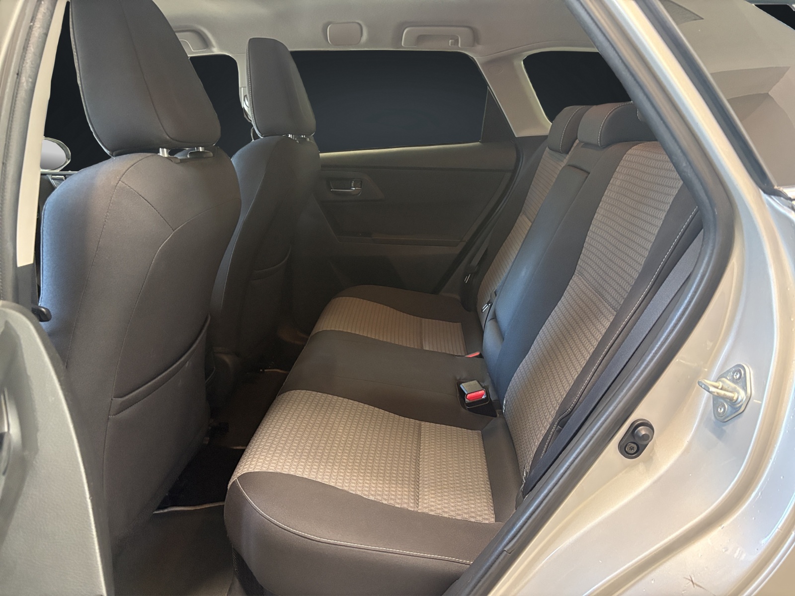 TOYOTA Auris Touring Sports 1.8 HSD Trend e-CVT-image-14