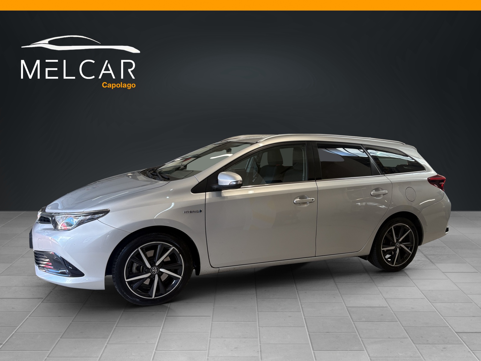 TOYOTA Auris Touring Sports 1.8 HSD Trend e-CVT-image-3