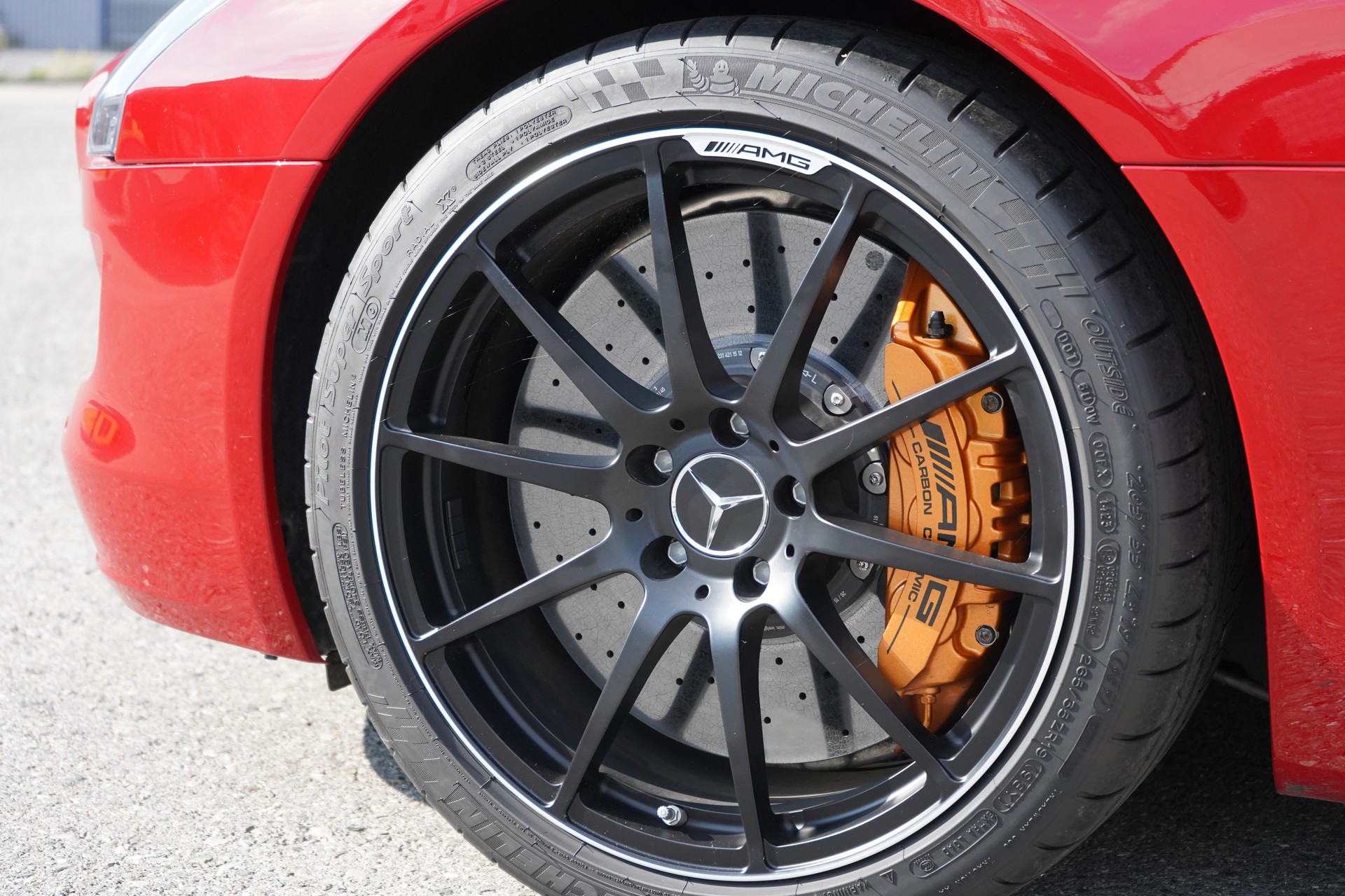 MERCEDES-BENZ SLS AMG Roadster-image-1