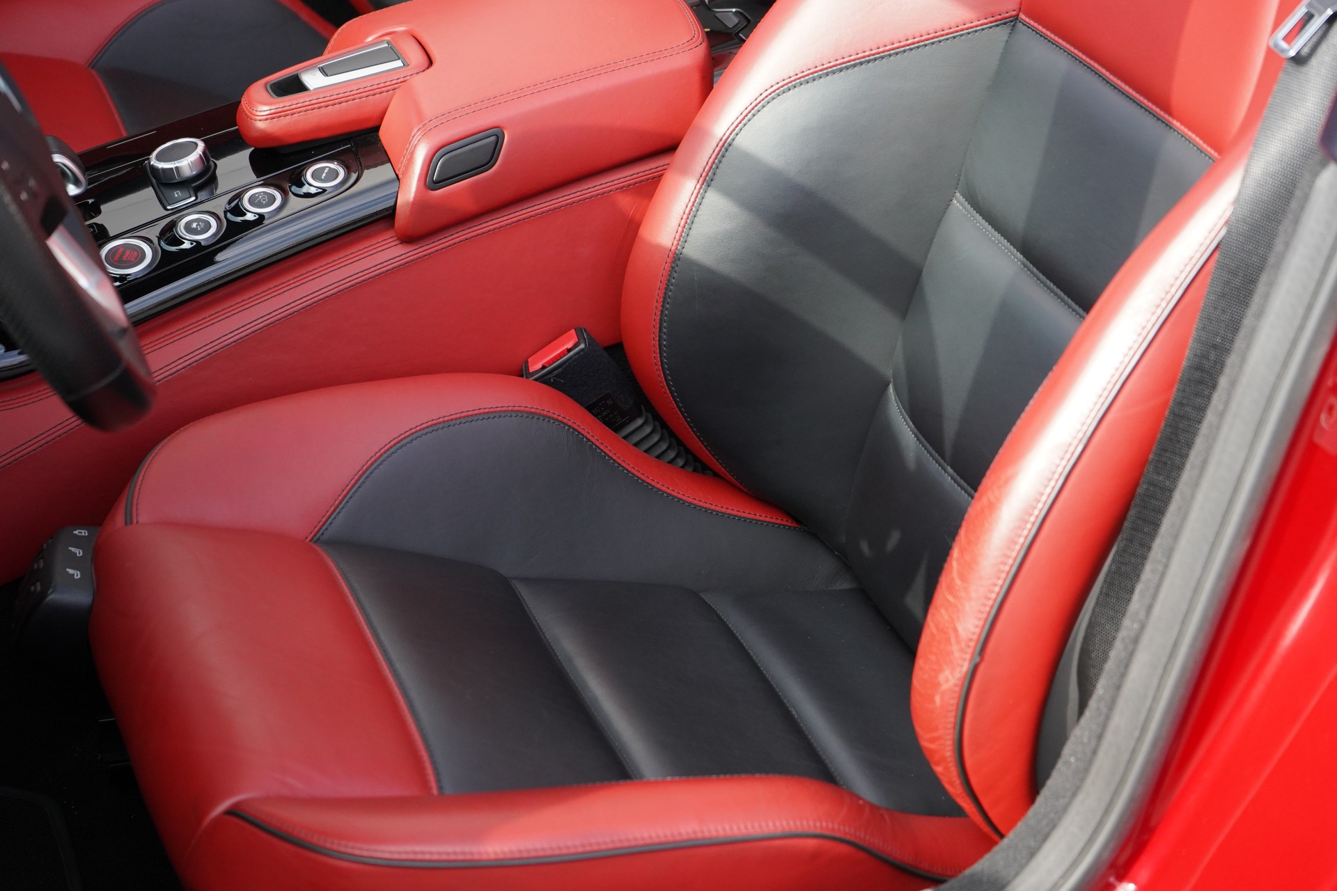 MERCEDES-BENZ SLS AMG Roadster-image-22
