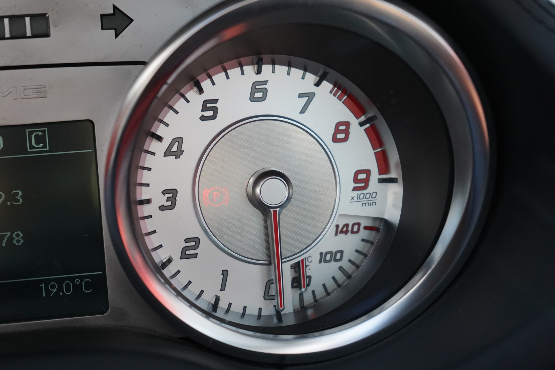 MERCEDES-BENZ SLS AMG Roadster-image-9