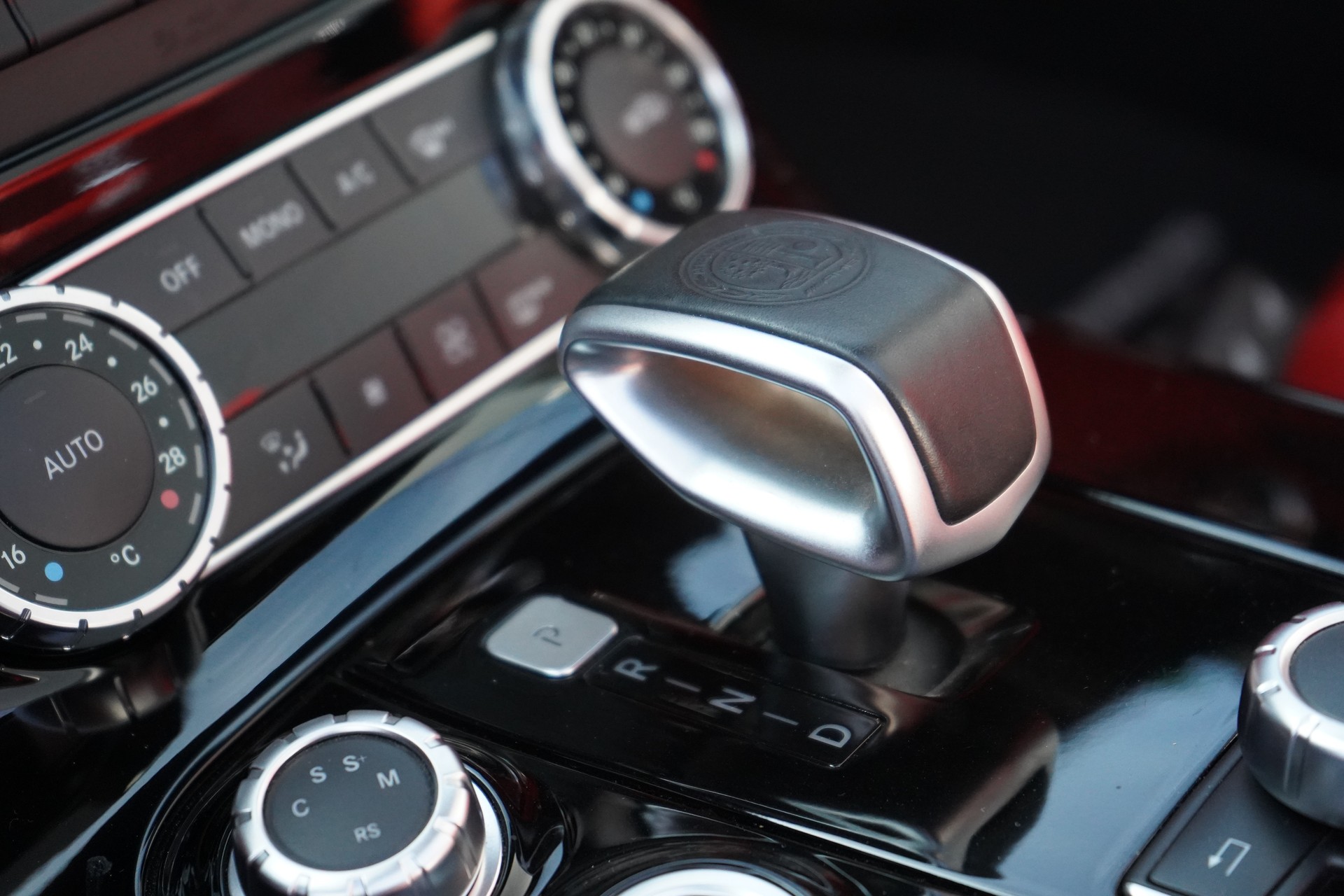 MERCEDES-BENZ SLS AMG Roadster-image-28