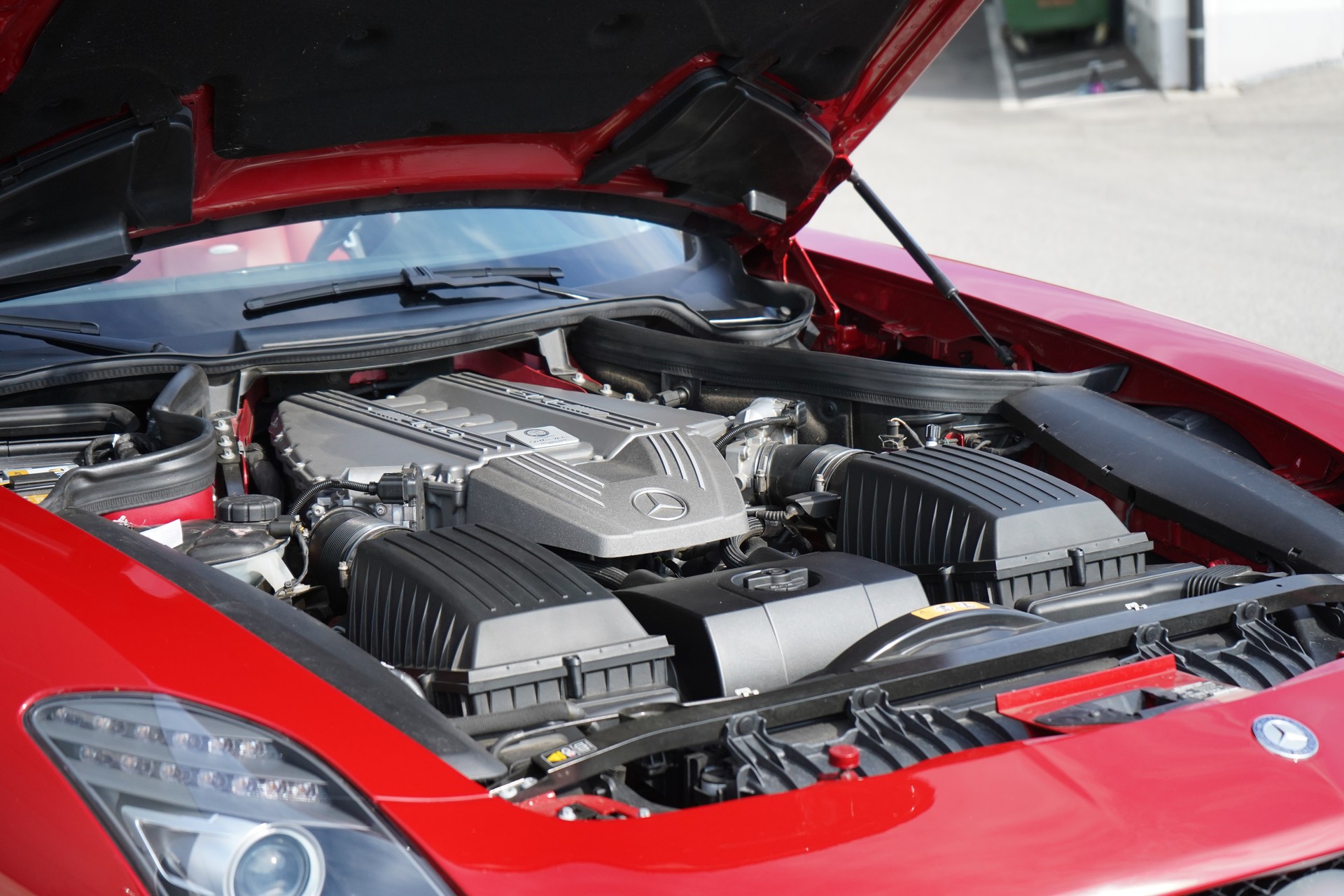 MERCEDES-BENZ SLS AMG Roadster-image-18