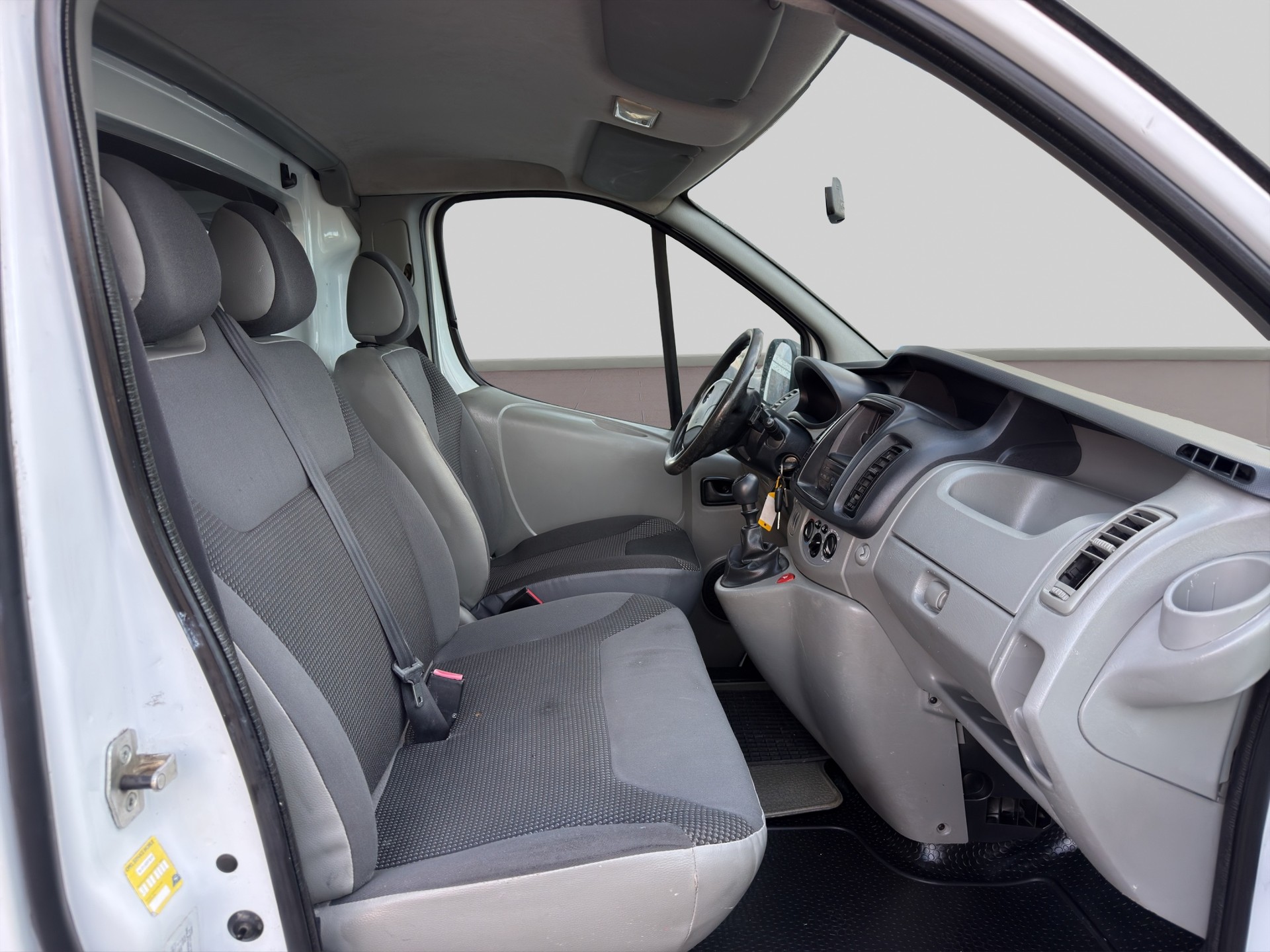 OPEL Vivaro 2.0 CDTI 2.7t L1H1-image-8