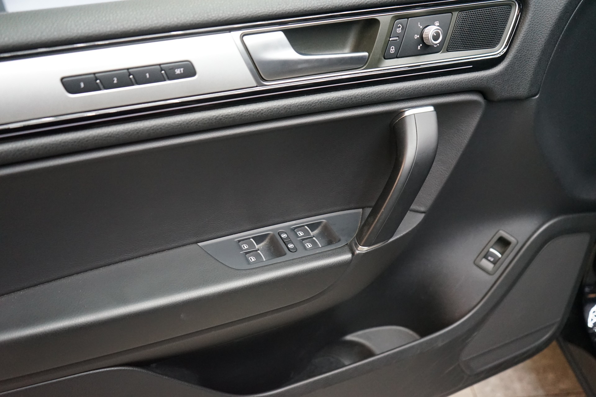VW Touareg 3.0 TDI BlueMotion Technology Tiptronic-image-20