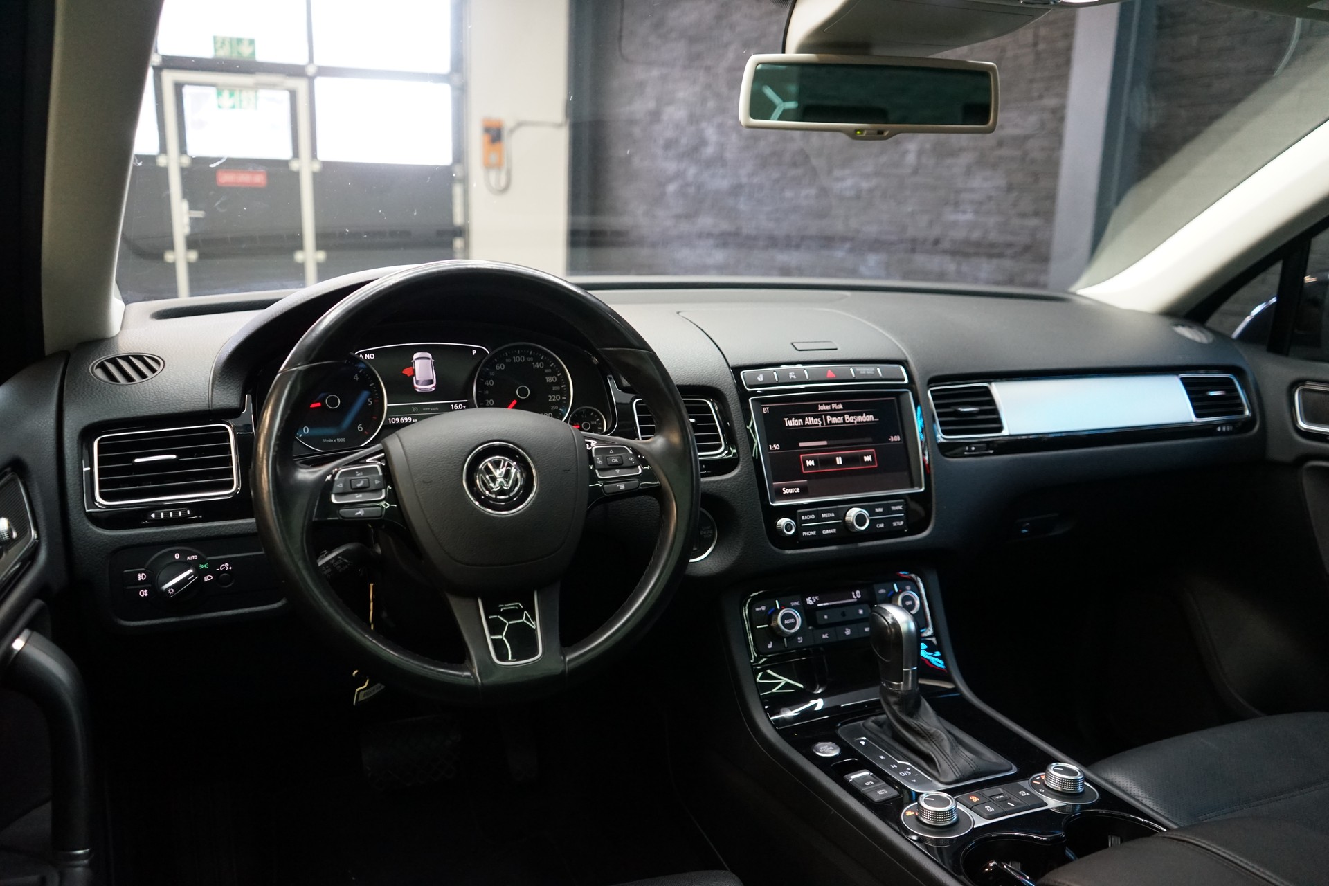 VW Touareg 3.0 TDI BlueMotion Technology Tiptronic-image-6