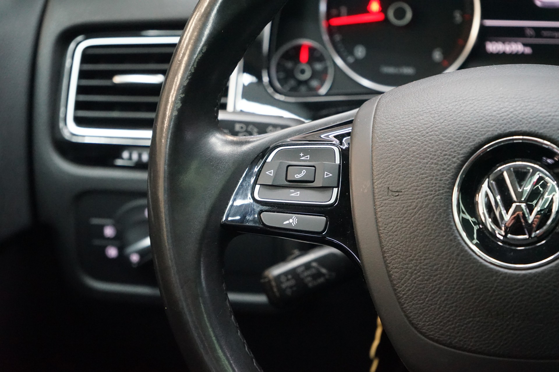 VW Touareg 3.0 TDI BlueMotion Technology Tiptronic-image-9