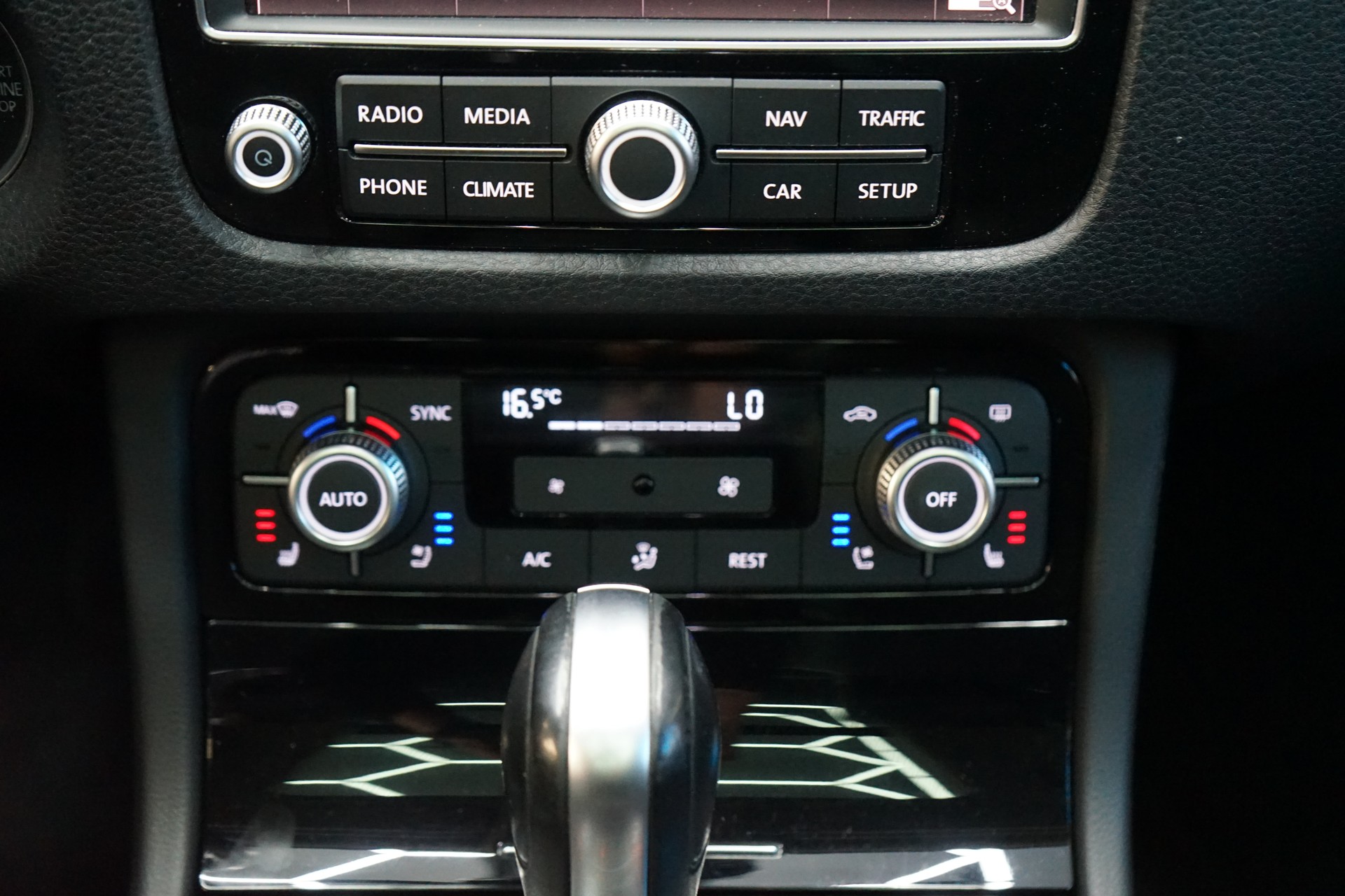 VW Touareg 3.0 TDI BlueMotion Technology Tiptronic-image-13