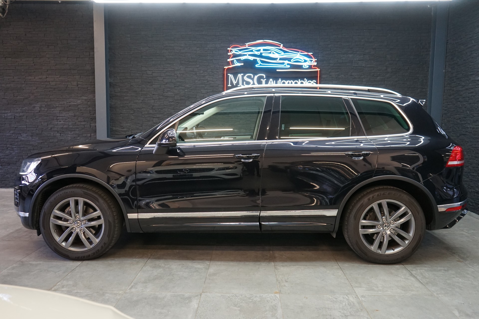 VW Touareg 3.0 TDI BlueMotion Technology Tiptronic-image-1