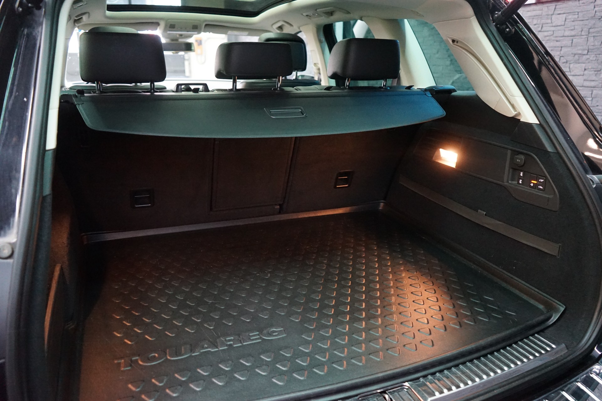 VW Touareg 3.0 TDI BlueMotion Technology Tiptronic-image-24