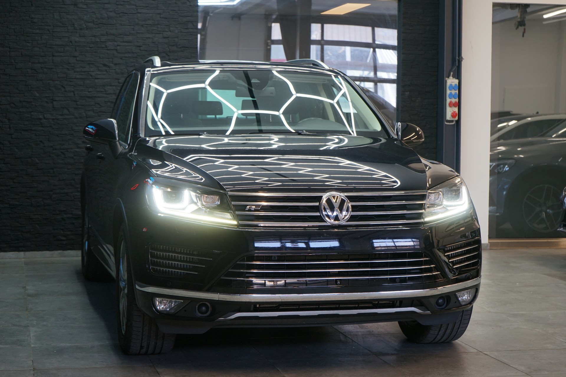 VW Touareg 3.0 TDI BlueMotion Technology Tiptronic-image-3