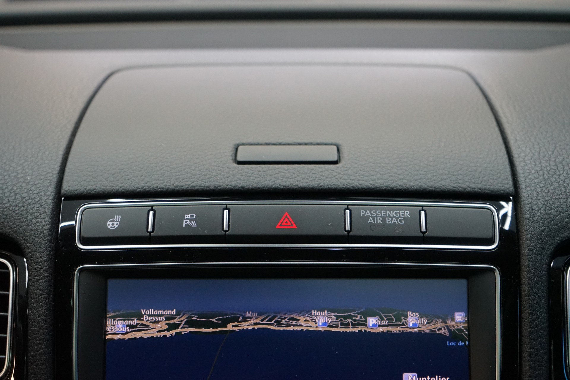 VW Touareg 3.0 TDI BlueMotion Technology Tiptronic-image-14