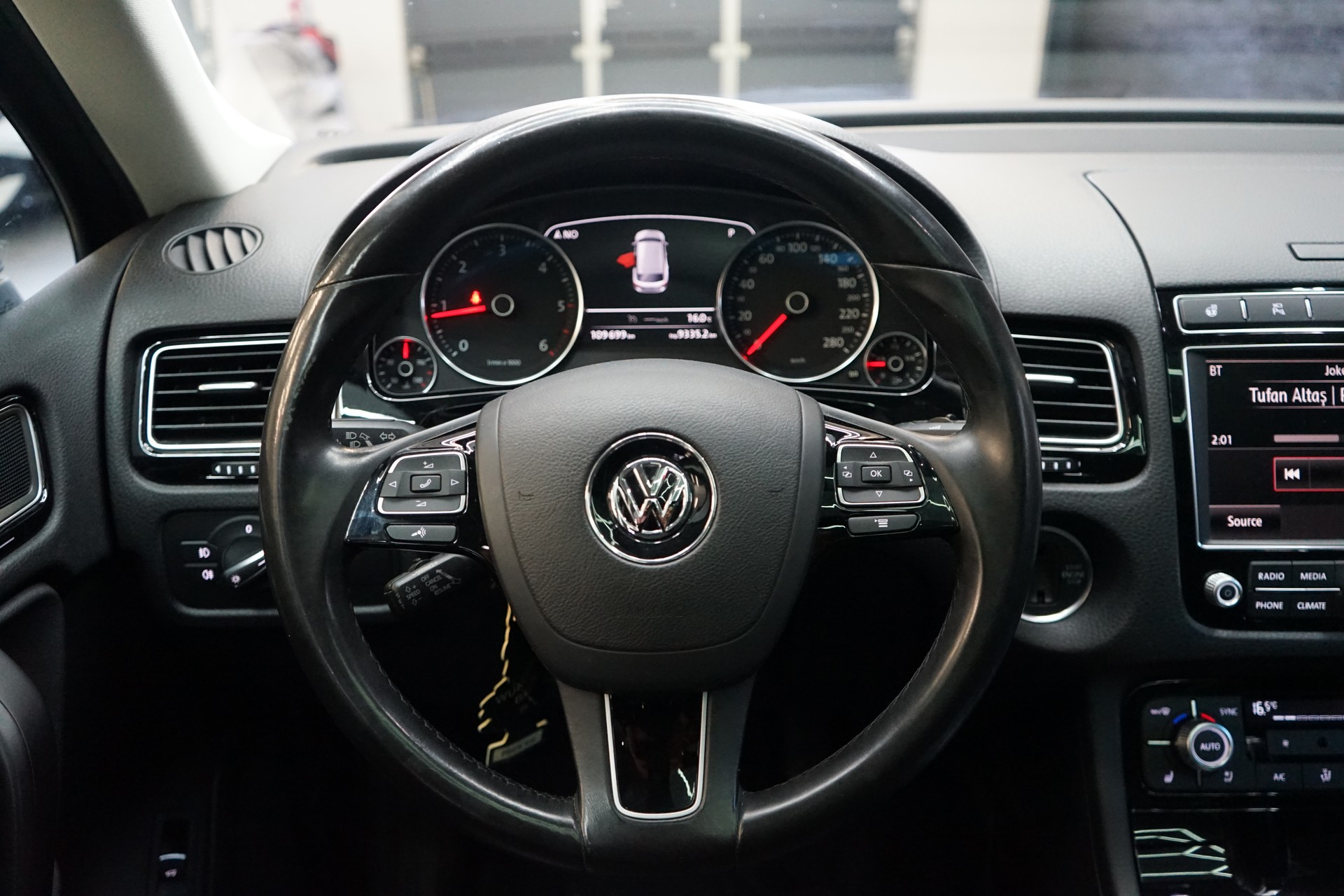 VW Touareg 3.0 TDI BlueMotion Technology Tiptronic-image-8