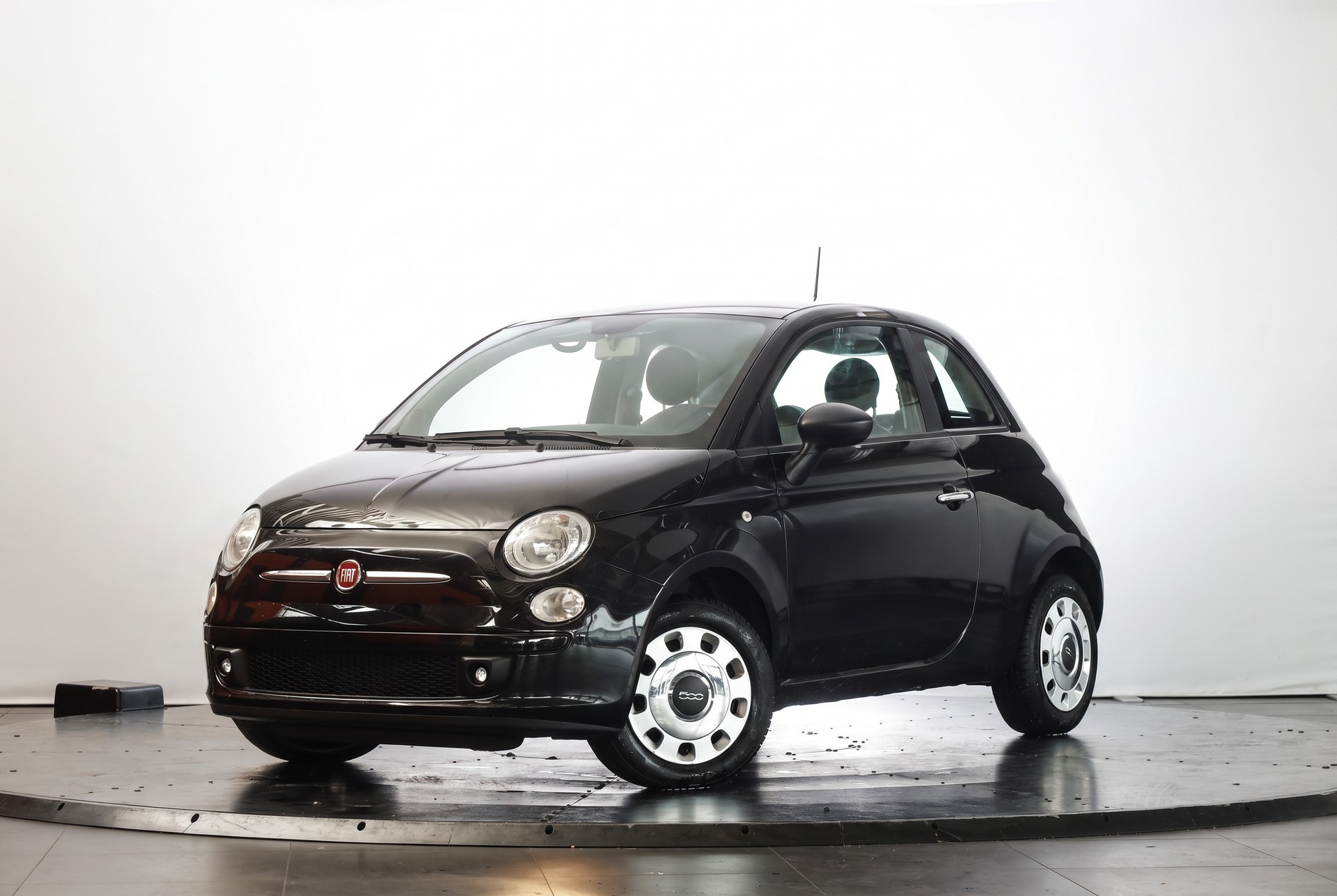 FIAT 500 1.2 Pop • Intérieur bicolore rouge • Radars de recul • Pack Chrome-image-3