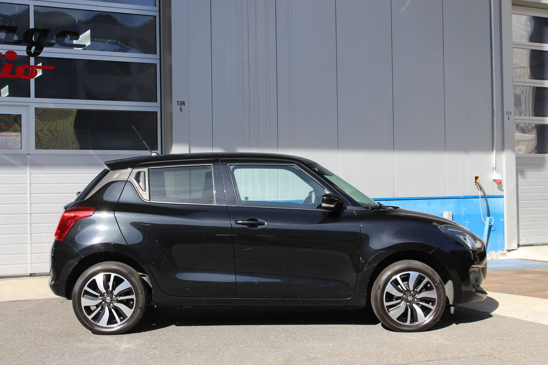 SUZUKI Swift 1.2i 16V SHVS Compact Top Hybrid Allgrip 4x4-image-1