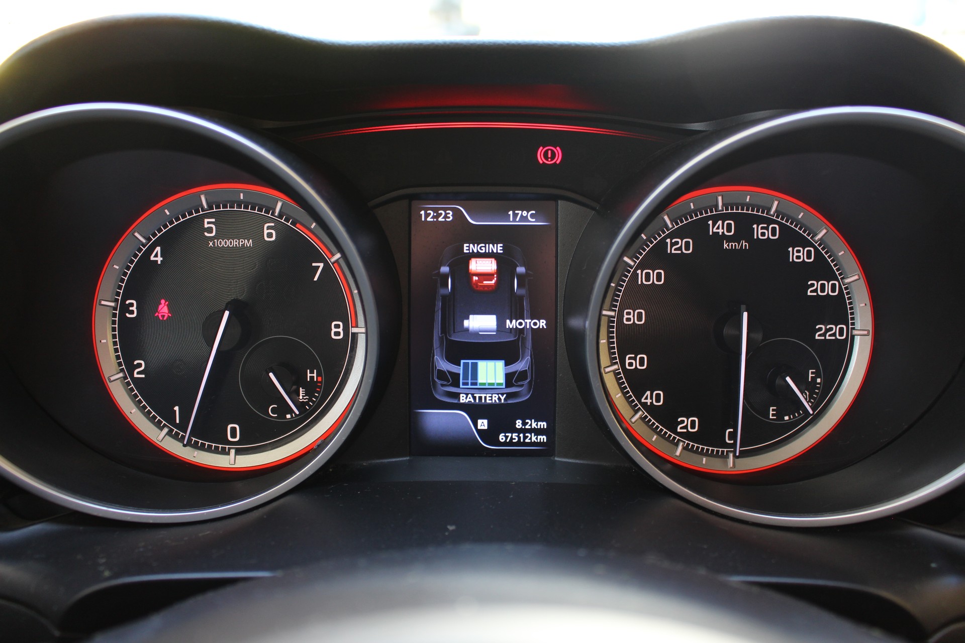 SUZUKI Swift 1.2i 16V SHVS Compact Top Hybrid Allgrip 4x4-image-9