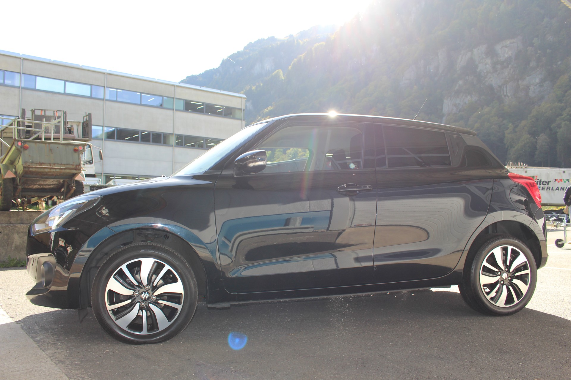 SUZUKI Swift 1.2i 16V SHVS Compact Top Hybrid Allgrip 4x4-image-3