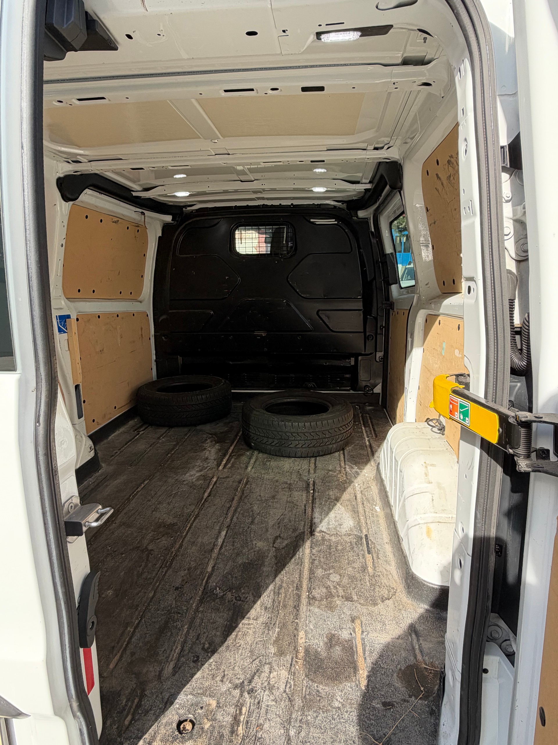 FORD TRANSIT CUSTOM-image-4