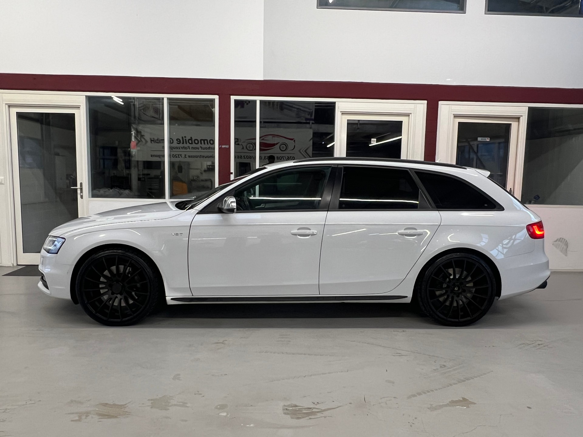 AUDI S4 Avant 3.0 TFSI quattro S-tronic-image-3
