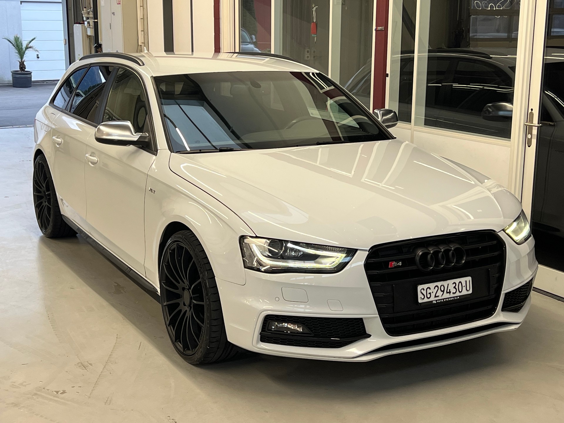 AUDI S4 Avant 3.0 TFSI quattro S-tronic-image-9