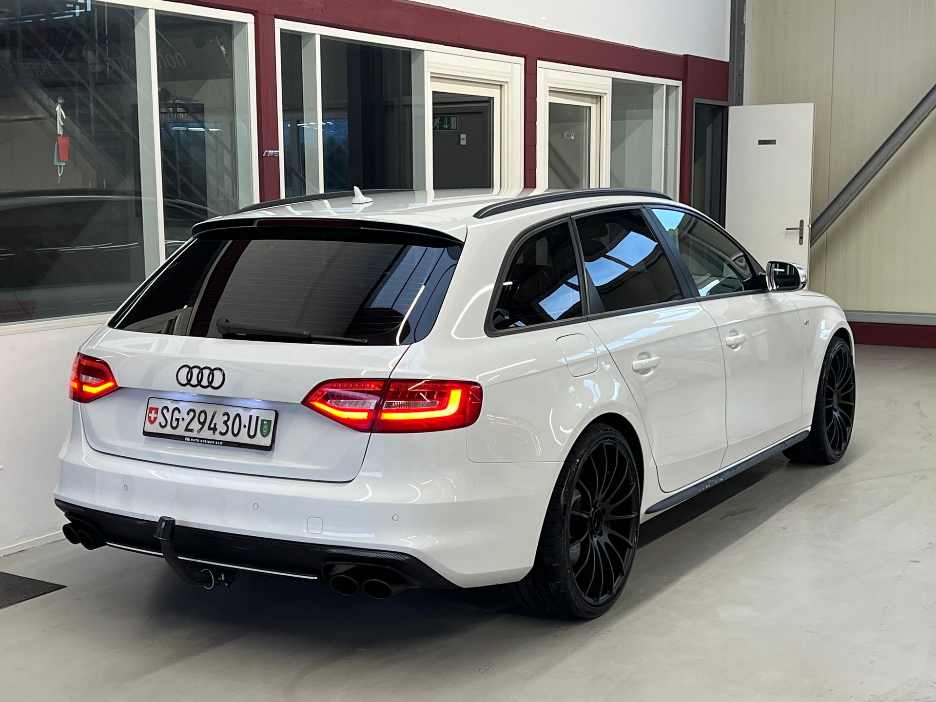 AUDI S4 Avant 3.0 TFSI quattro S-tronic-image-7