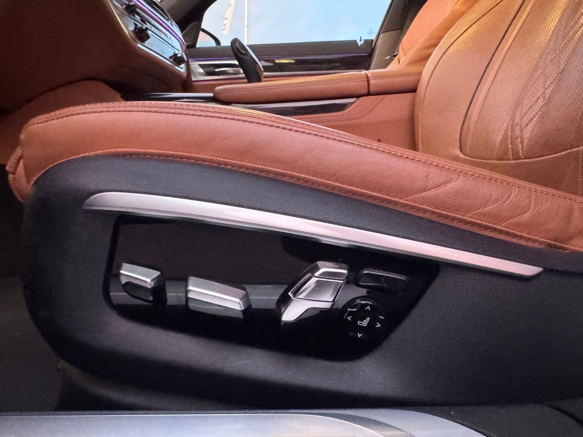 BMW 740d xDrive Steptronic-image-16