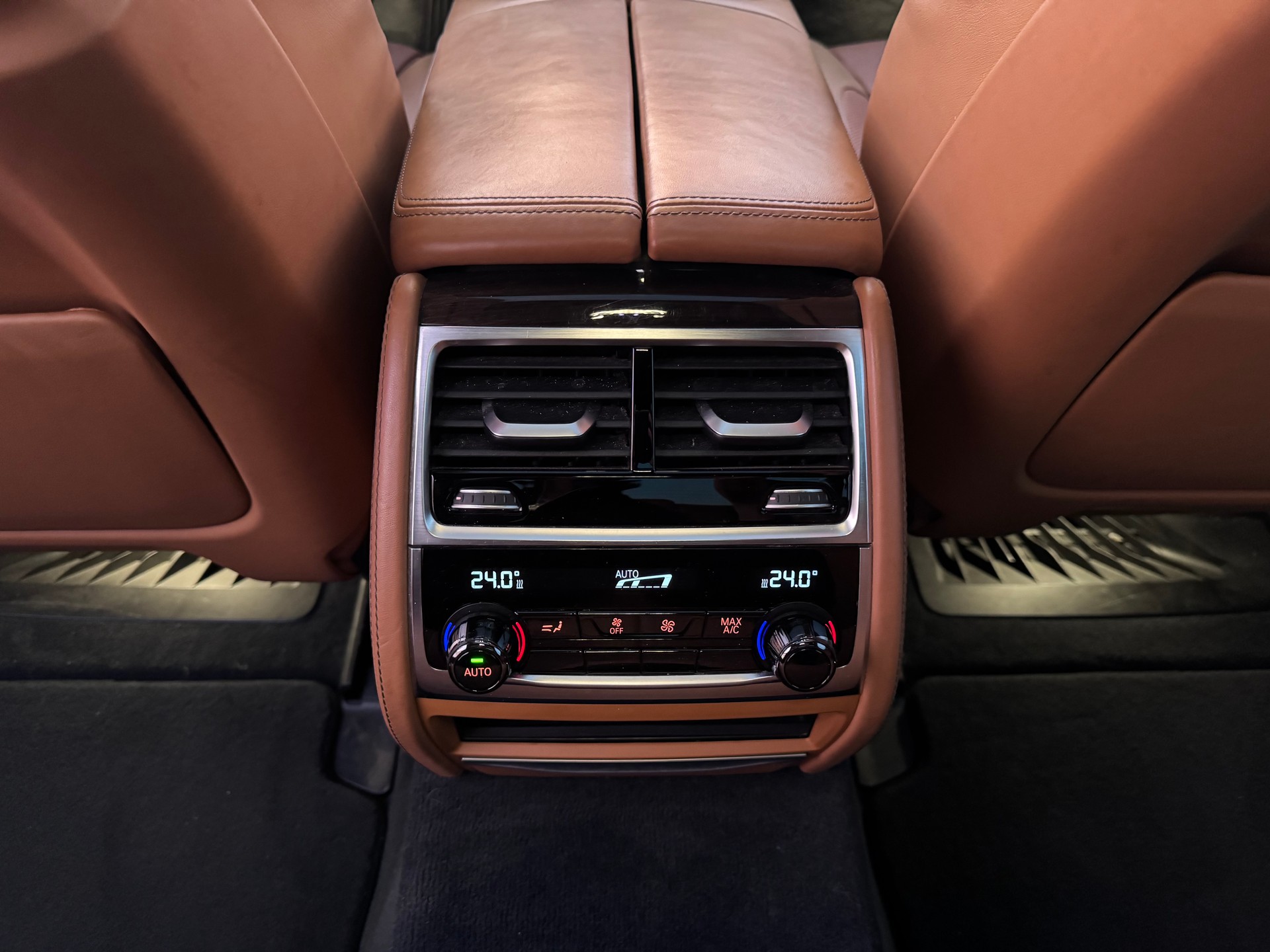 BMW 740d xDrive Steptronic-image-9
