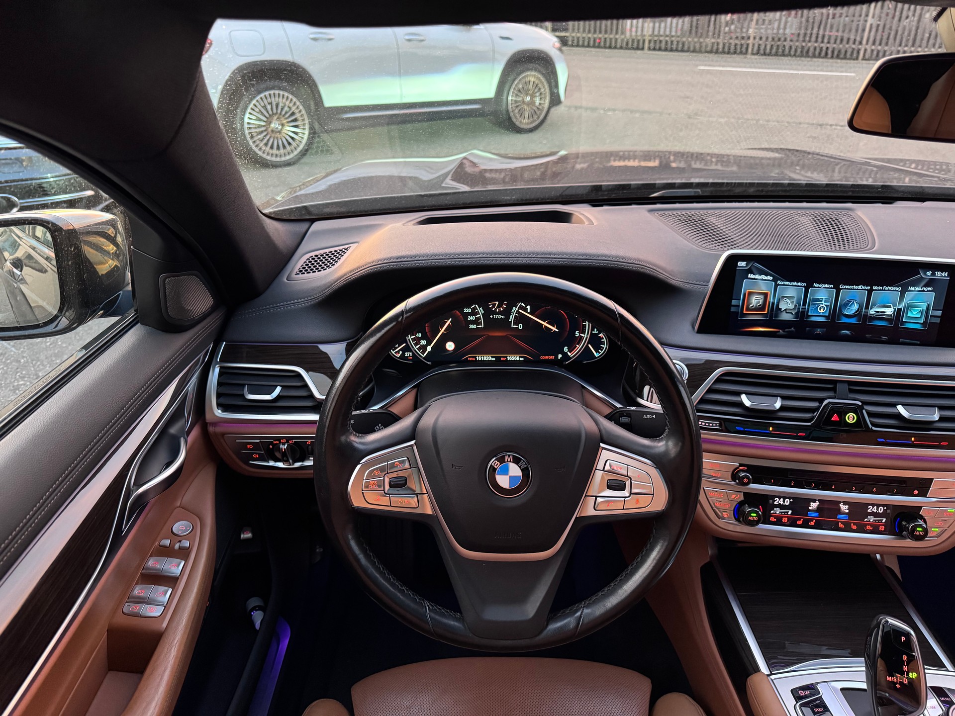BMW 740d xDrive Steptronic-image-12