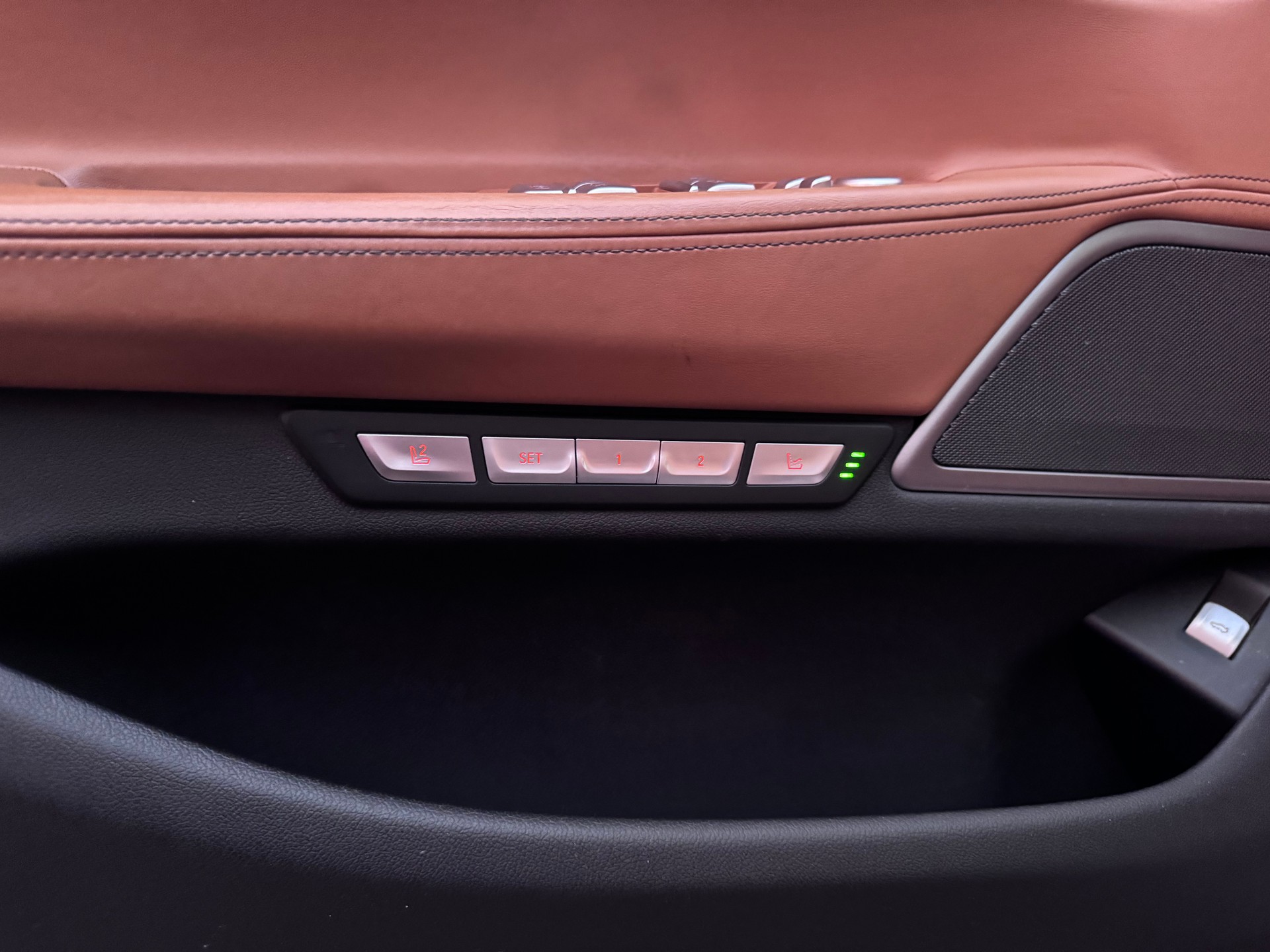 BMW 740d xDrive Steptronic-image-14