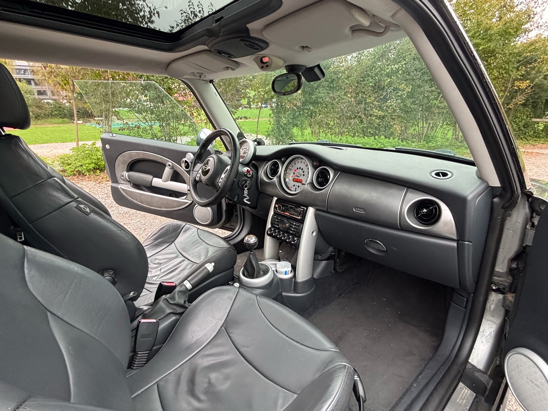 MINI 1.6i Cooper S-image-5
