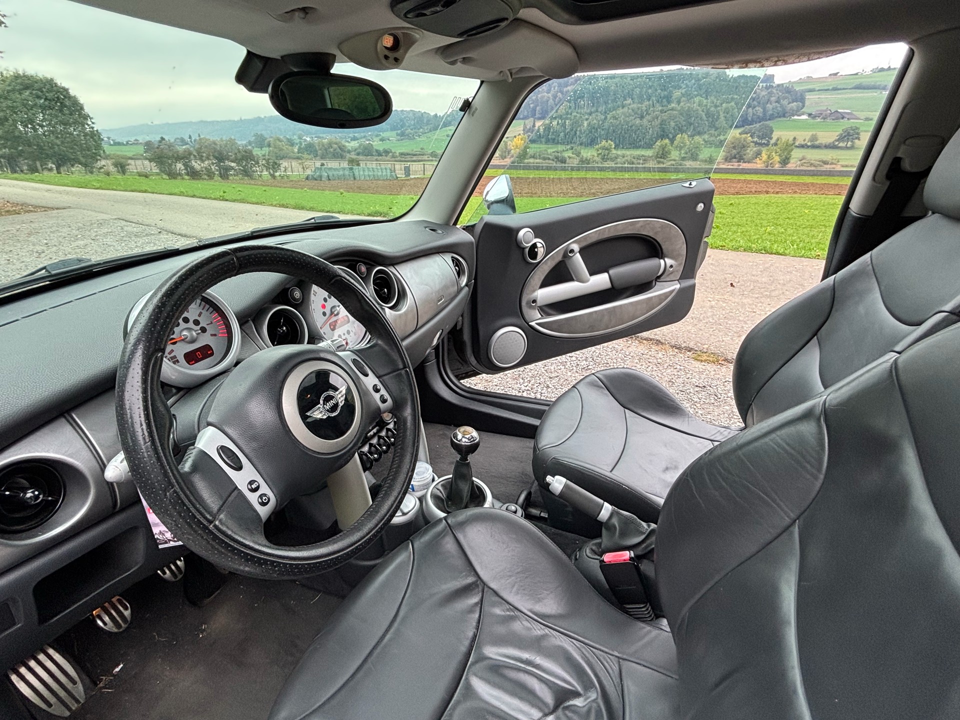 MINI 1.6i Cooper S-image-4