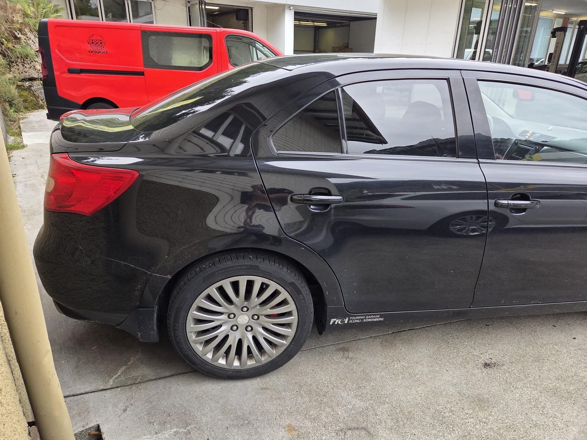 SUZUKI Kizashi 2.4 GL Top 4WD CVT-image-3