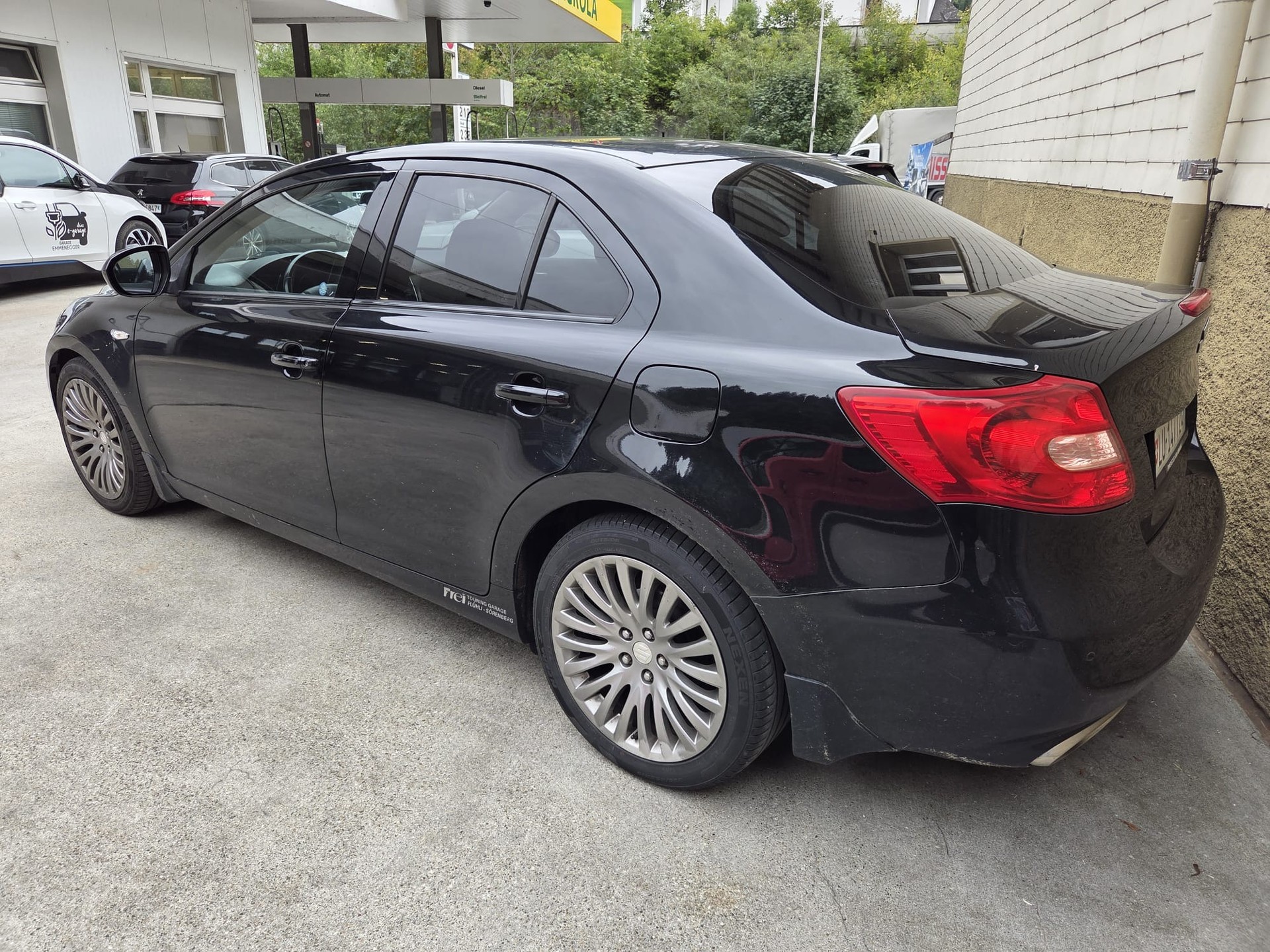 SUZUKI Kizashi 2.4 GL Top 4WD CVT-image-1