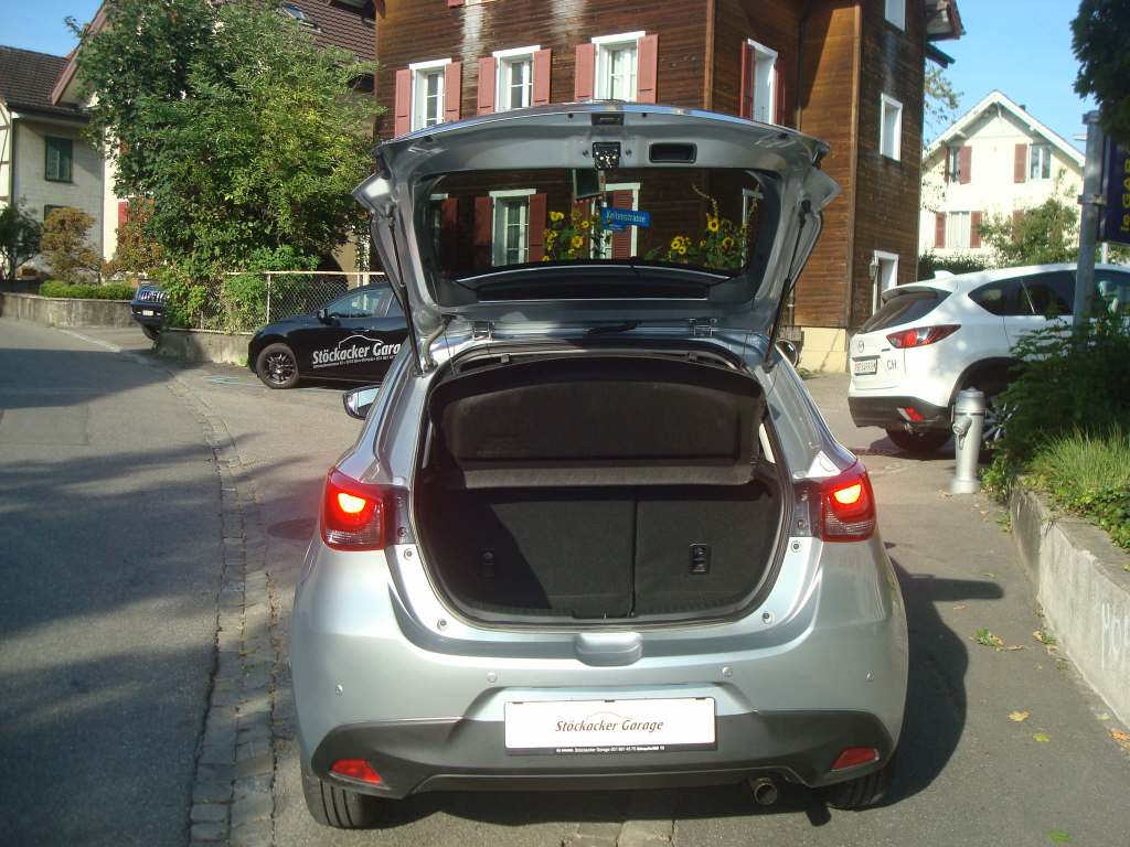 MAZDA 2 1.5 90 Ambition Plus-image-6