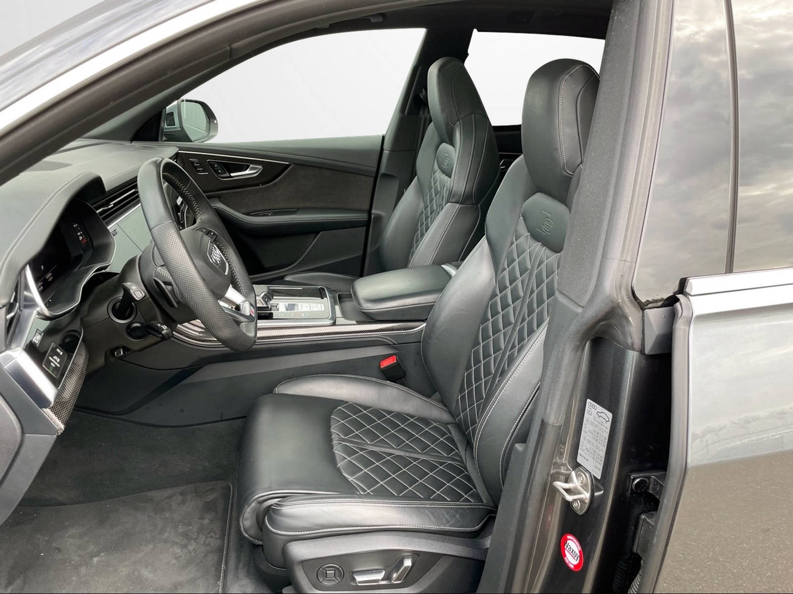 AUDI SQ8 50 TDI quattro tiptronic-image-6