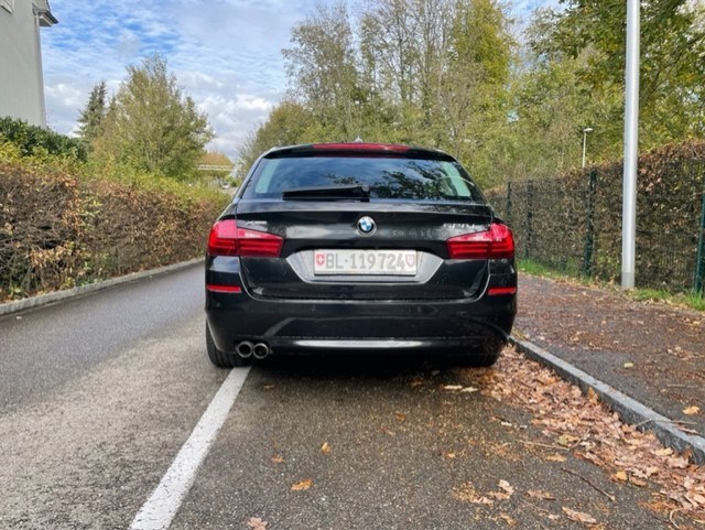 BMW 528i Touring xDrive Steptronic-image-4