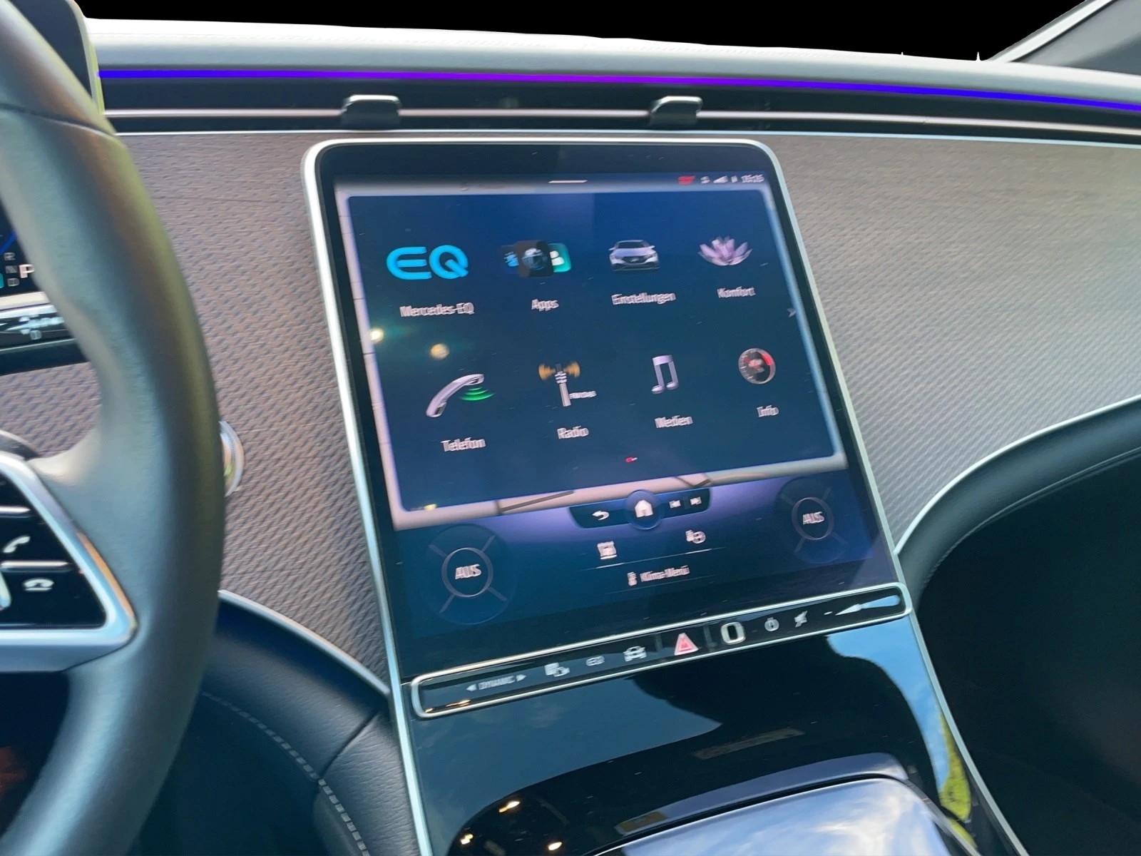MERCEDES-BENZ EQE 350+-image-12