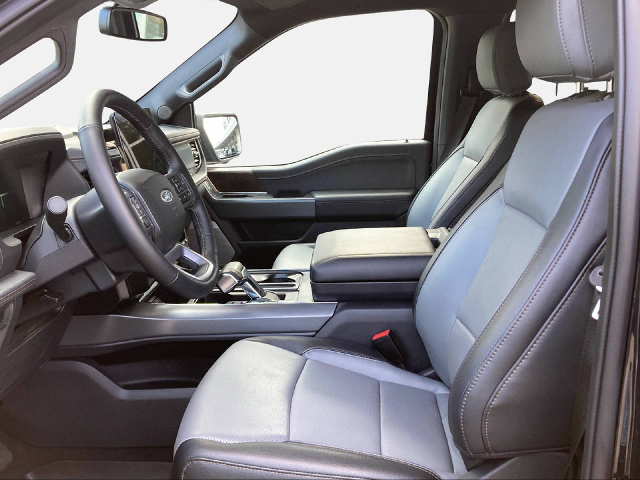 FORD F-150 Lightning DKab.Pick-up 98 kWh Lariat Launch Edition-showroom-element-1
