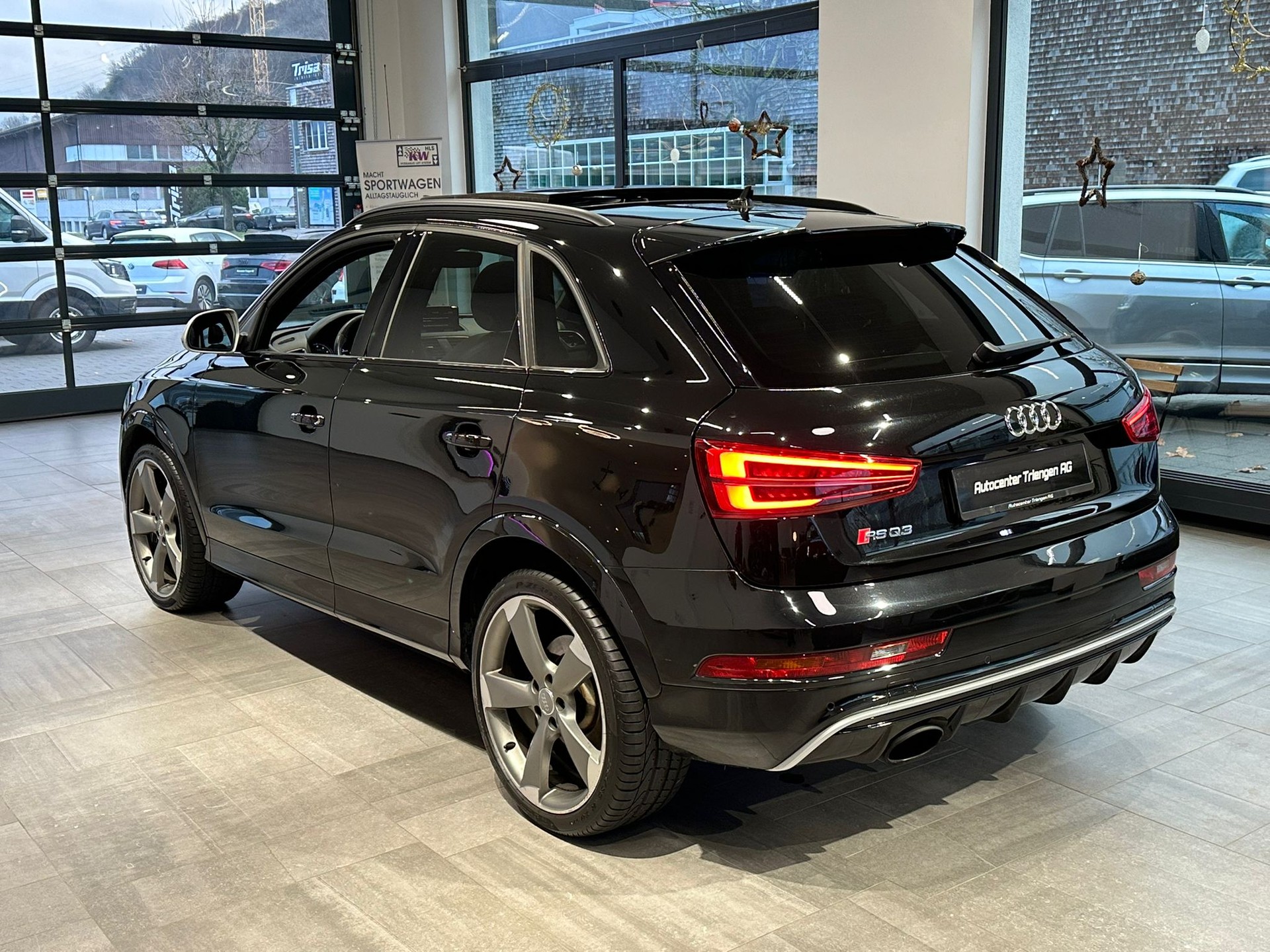 AUDI RS Q3 2.5 TFSI performance quattro S-tronic-image-8