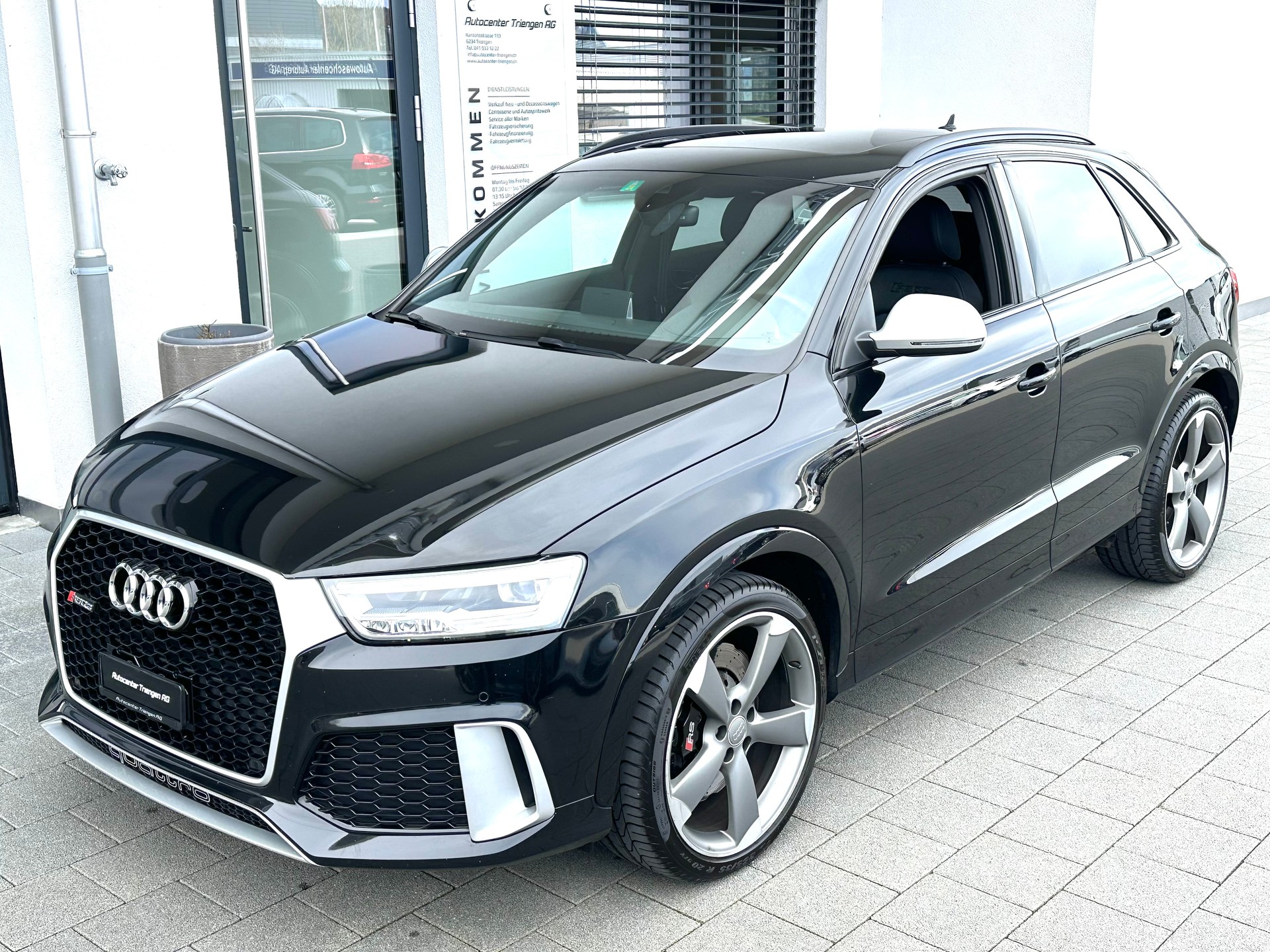 AUDI RS Q3 2.5 TFSI performance quattro S-tronic-image-4