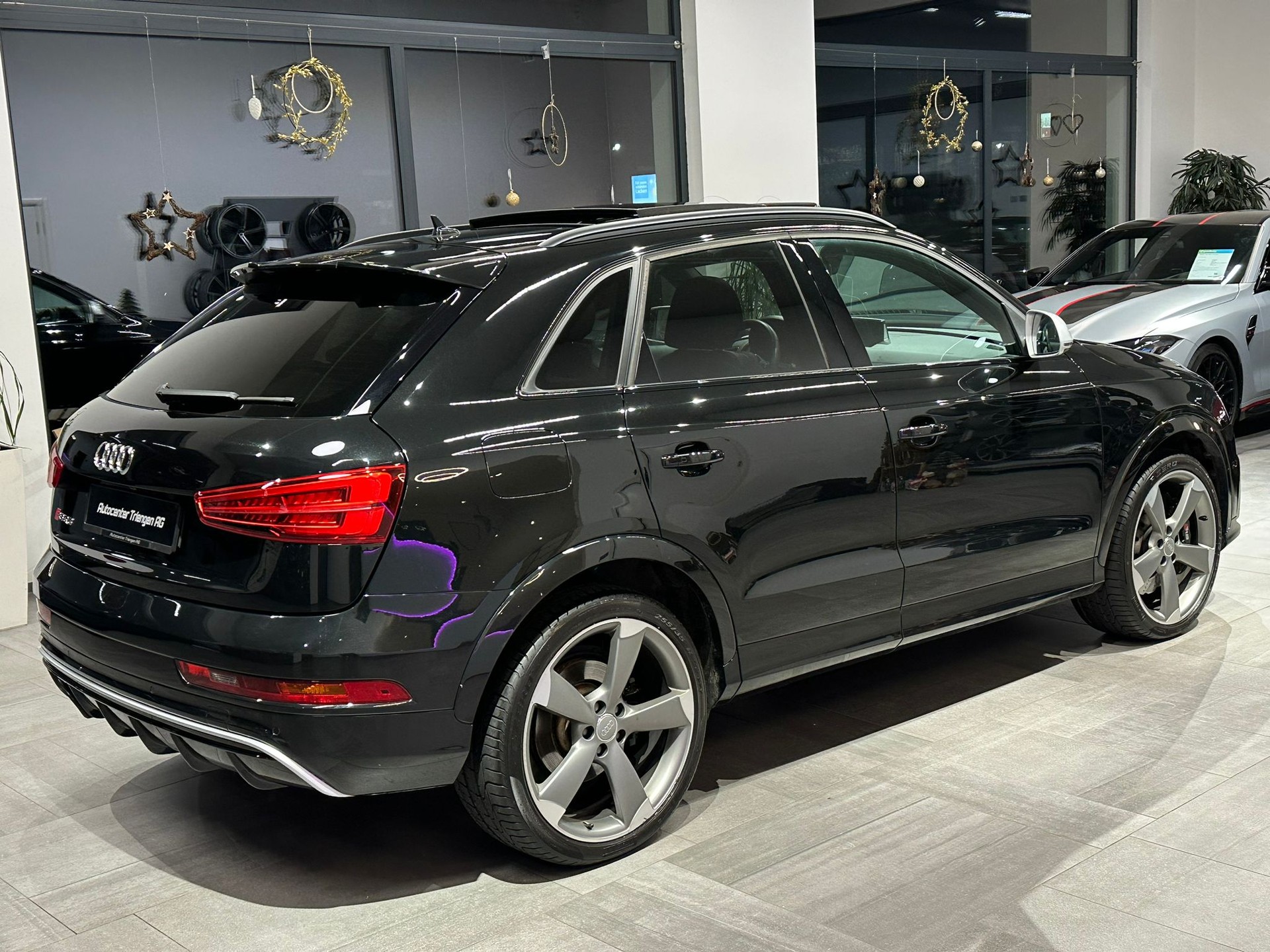 AUDI RS Q3 2.5 TFSI performance quattro S-tronic-image-5